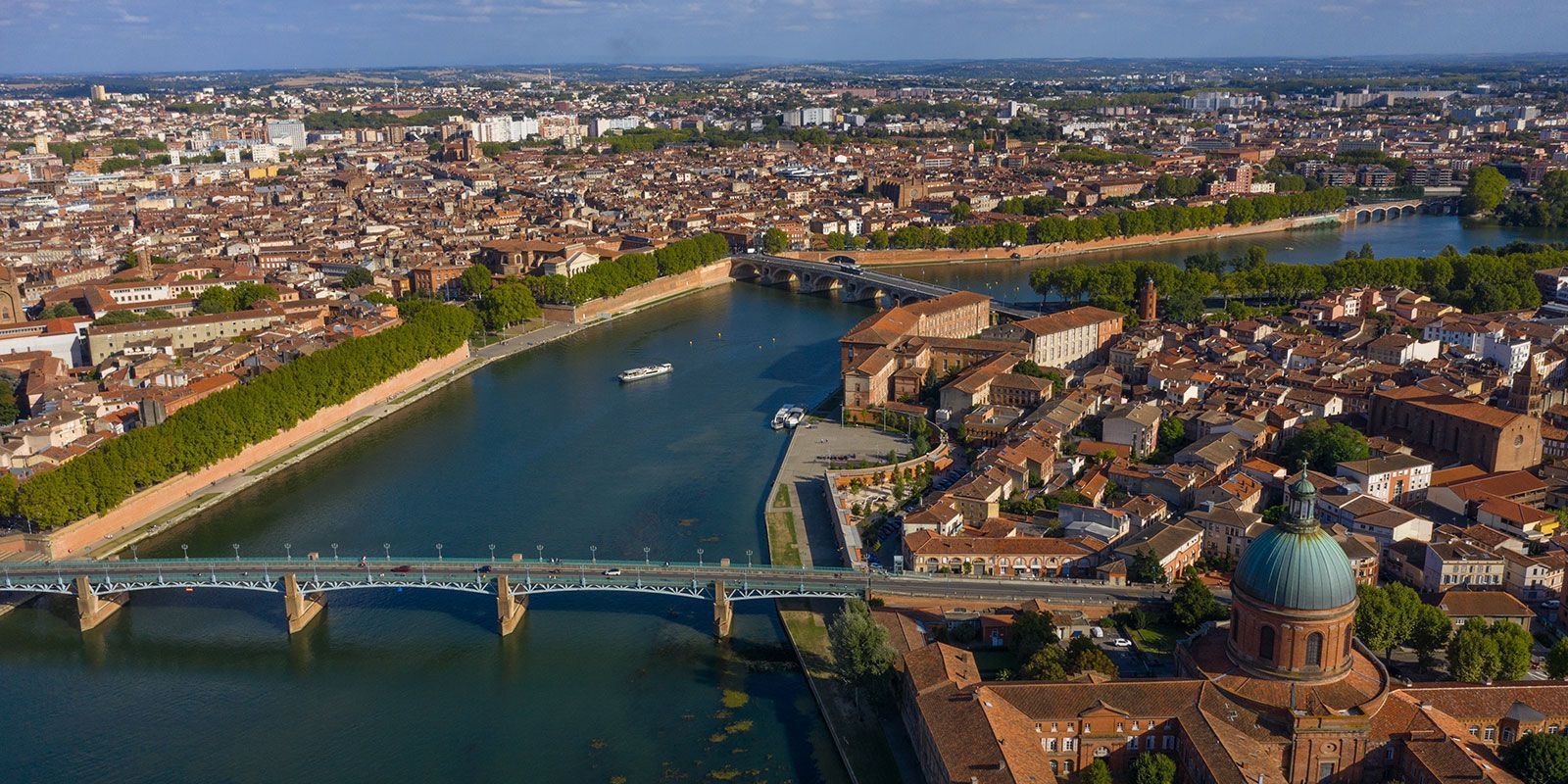 Toulouse, the Haute-Garonne in “Capitole” letters